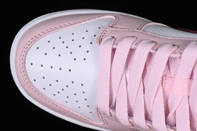 All Categories Nk SB Dunk Series Nk SB Dunk Low Low-top Sneakers Nk Dunk SB Low Sakura Pink Valentine's Day SB Low-top Casual Sneakers CW1590-601